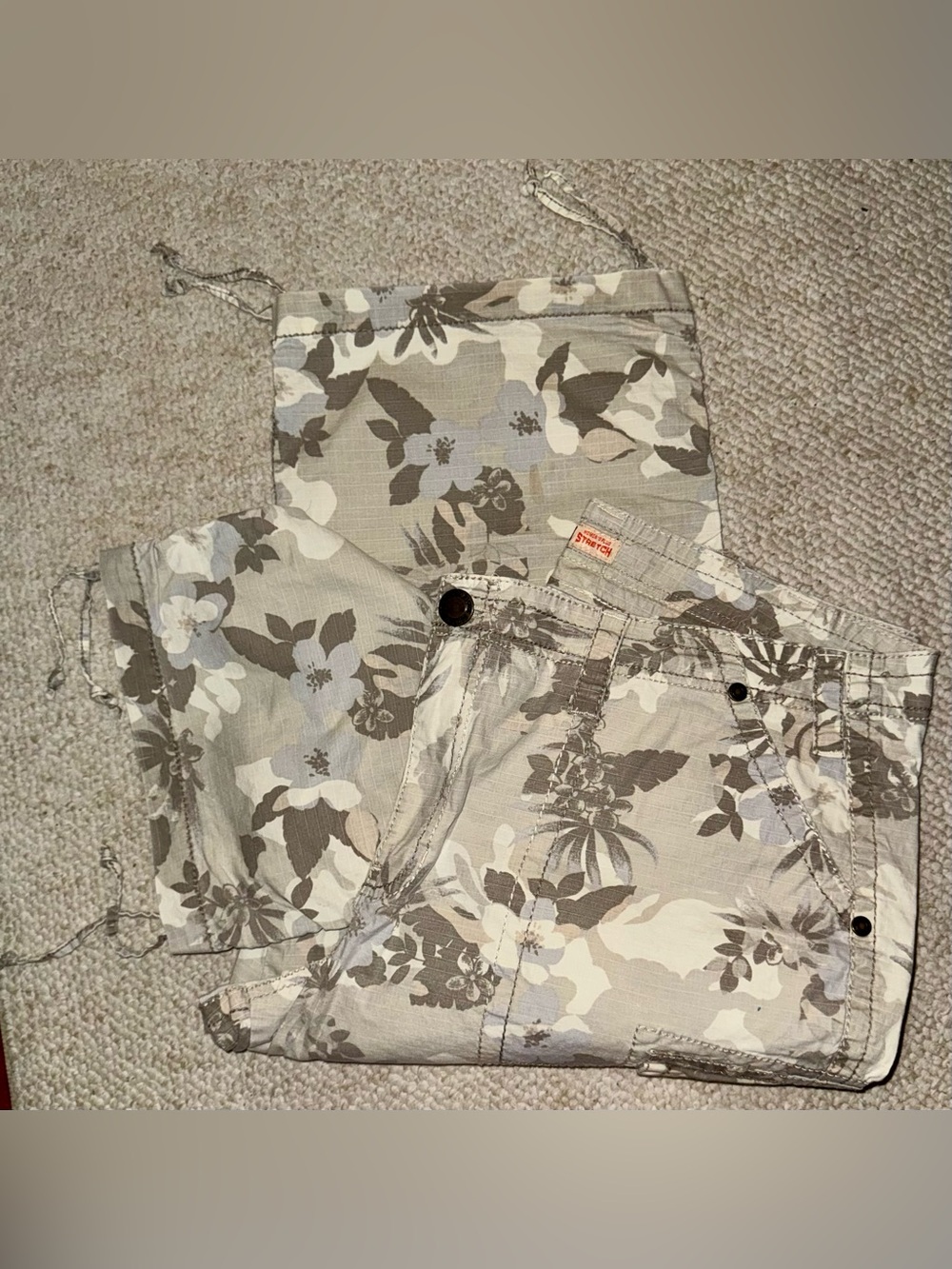 Faded Glory Women’s Plus Size Tan Floral Print Cropped Capri Pants, Sz 22W